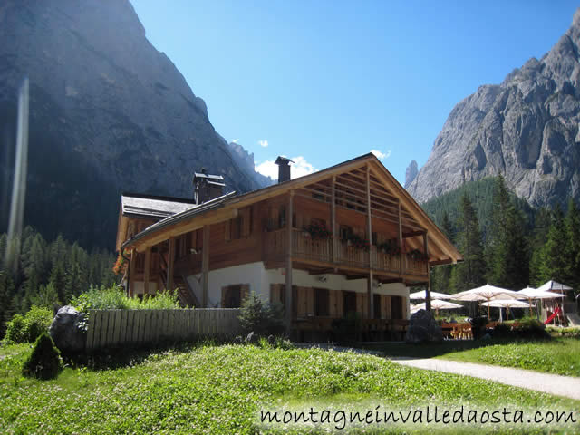 rifugio capanna di fondovalle